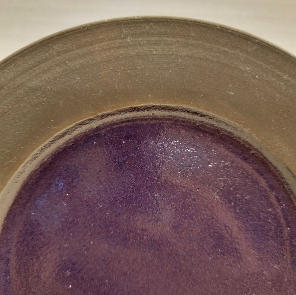 Boot Hill Pottery 8" Salad Plate w/ Hummingbird and Berry motif . Pre-owned - Picture 5 of 8